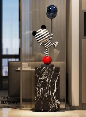 设计师现代创意条纹熊落地摆件客厅电视柜旁样板间玄关沙发装饰品