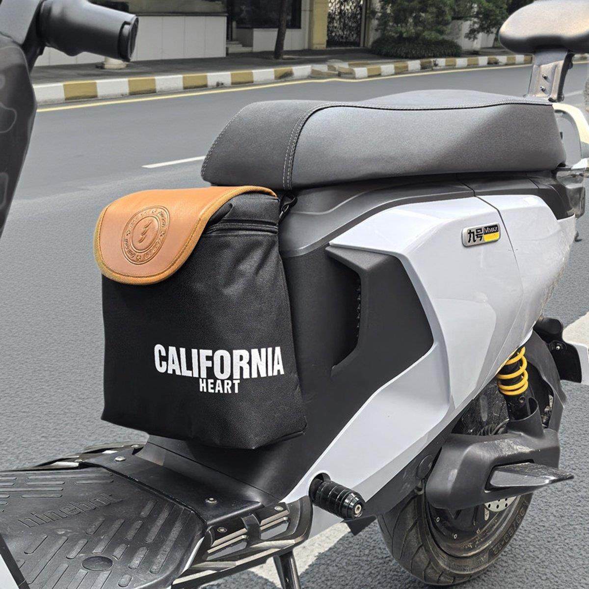 原创电动车前置挂包滑板车通用雨衣充电器收纳包防泼水电动车侧包,电动车/配件/交通工具,电动车挂包,淘宝优惠券,粉丝福利购,淘宝优惠卷