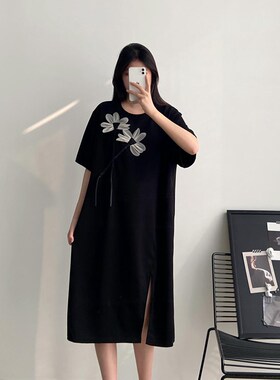 立体花过膝连衣裙女2025夏季新款大码宽松显瘦开叉黑色t恤长裙子