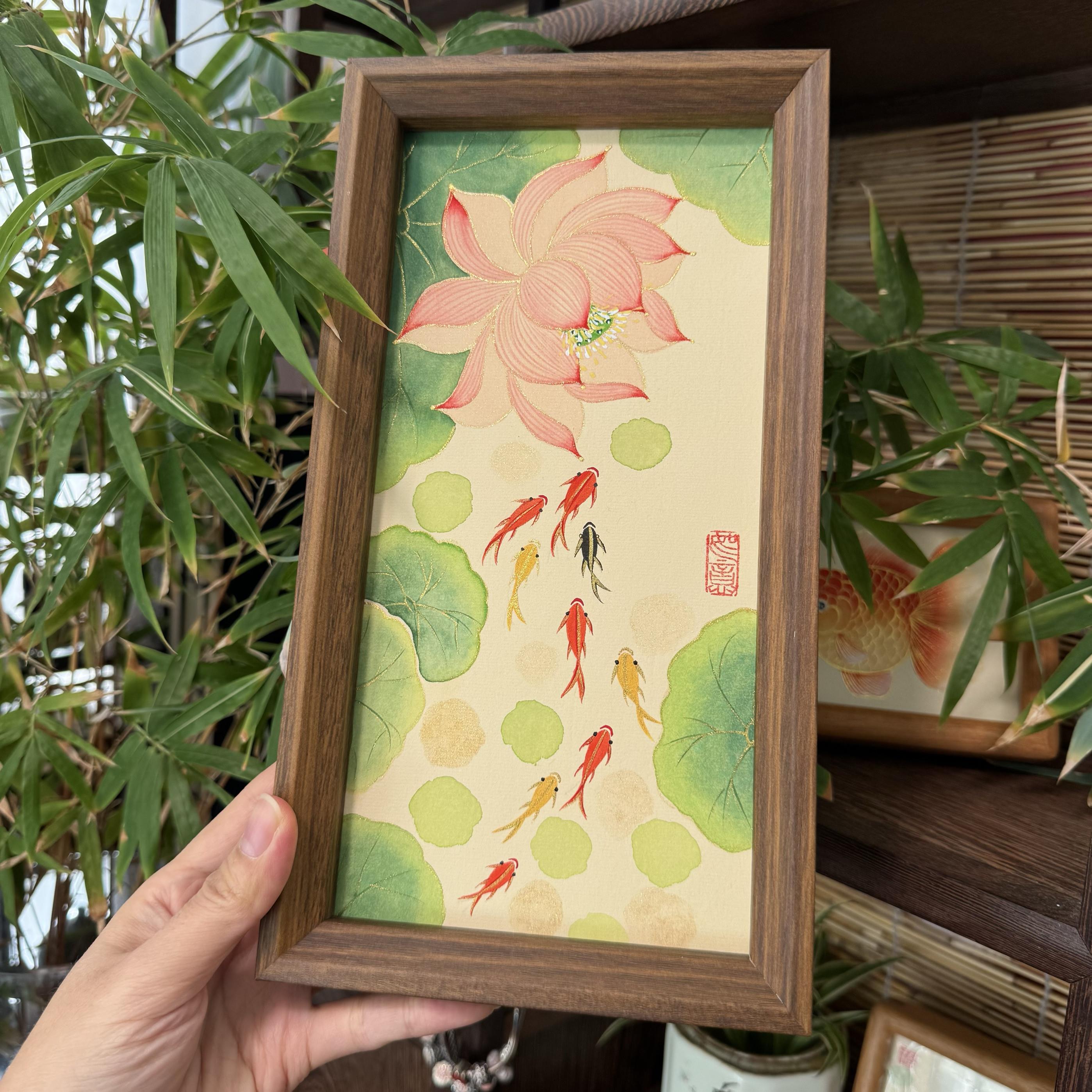 纯手绘国画荷花锦鲤九鱼图摆台新房装饰九鲤图风水摆件送长辈礼物