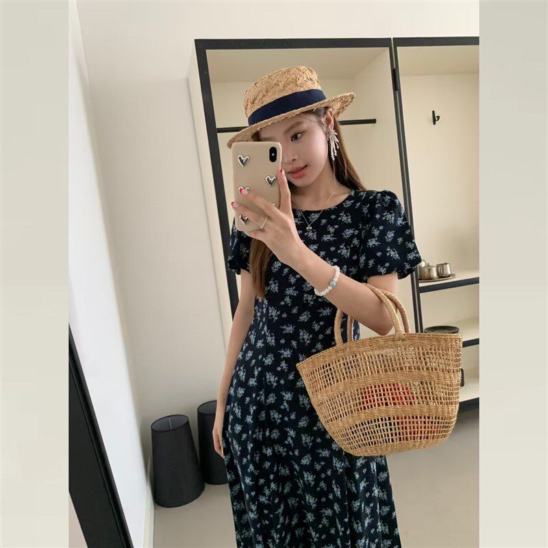 简单大方的法式碎花连衣裙夏女2025新款度假风夏日绝美长款小裙子