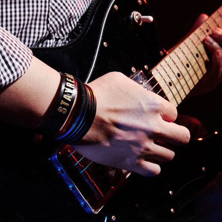 手环编制情侣款红黑色时尚休闲