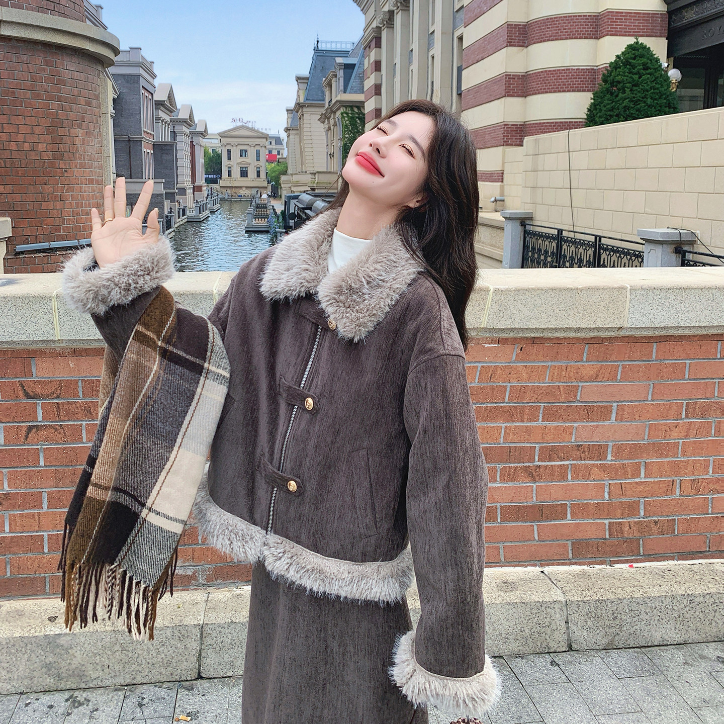 韩系复古仿皮草拼接羽绒服外套半身裙两件套女秋冬2025新款厚套装图片