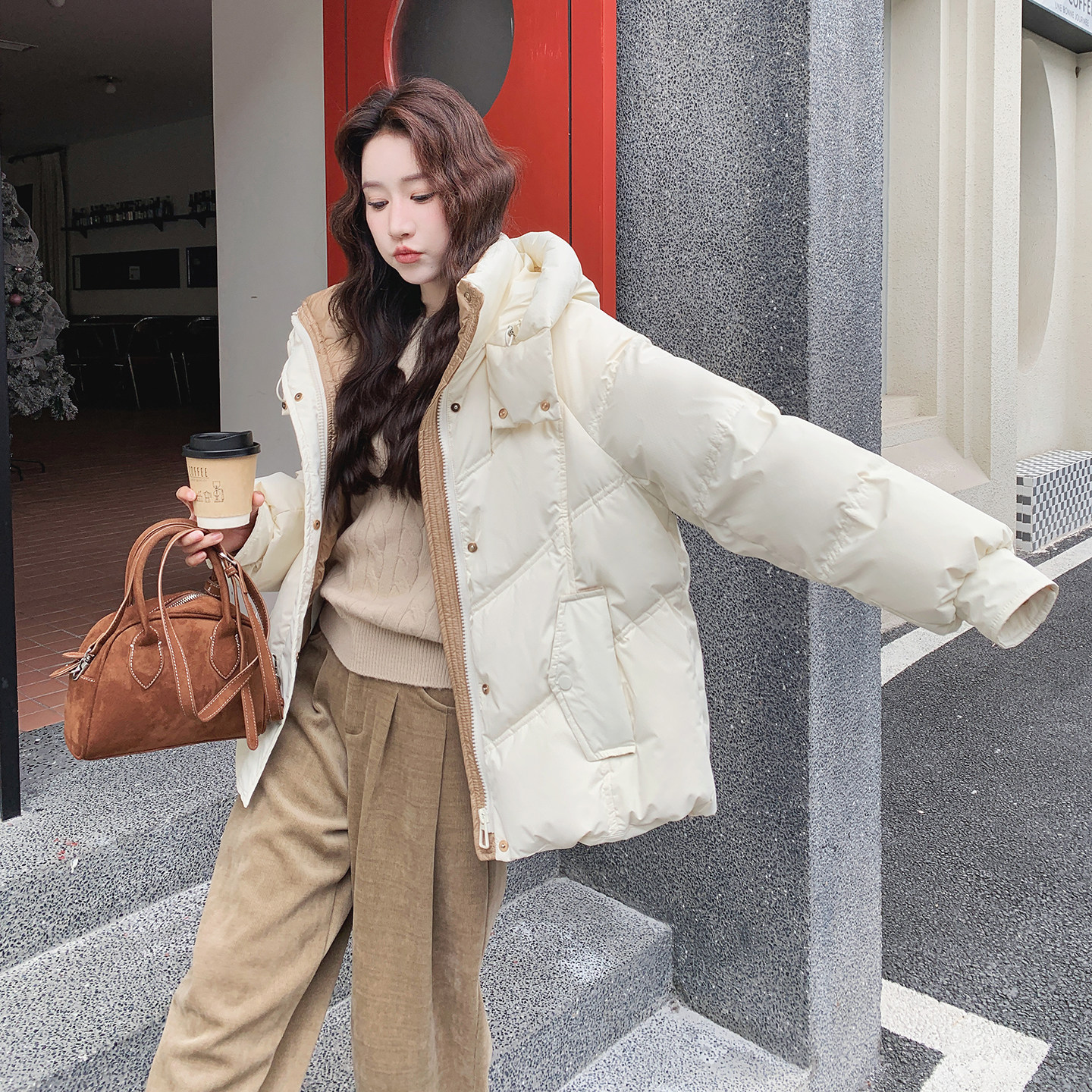 【上新】米色拼接短款羽绒服（90老标）2C079-4565-p320-k468,女装羽绒服,2C079