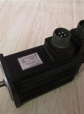 YASKAWA 现货 伺服电机 USASEM-05FJ12 462W 3000r/min  实拍