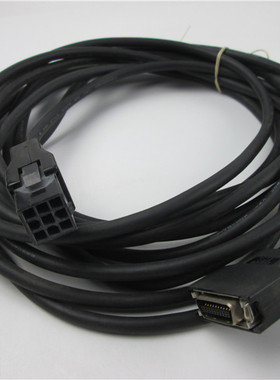 伺服编码器线 驱动器和编码器连接线 MR-JCCBL5M-L 实拍