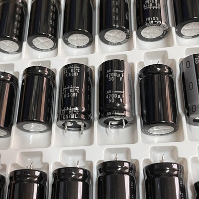 Nichicon50V4700UFKS电解