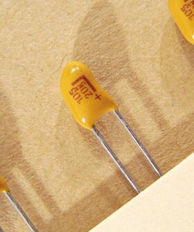 T350A105K020AS7301 钽质电容器 20v1uF 10% 20V105K 基美KEMET