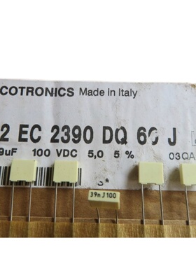 R82EC2390DQ60J  39nj100 100v39nf AV KEMET集美 薄膜电容 5mm