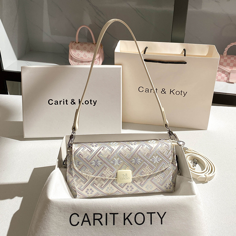 中国风刺绣法棍包包2025新款感通勤腋下包