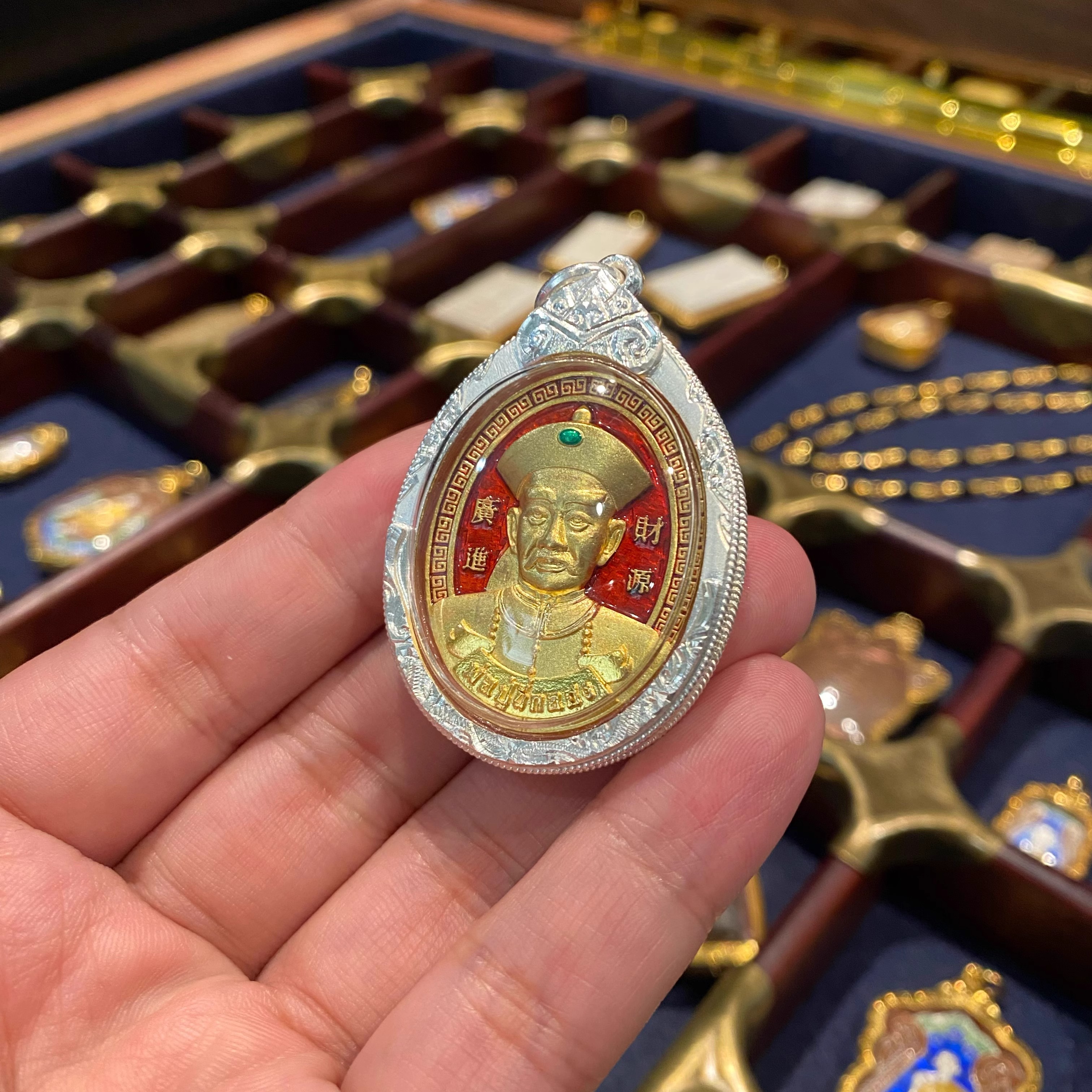 正品泰国佛牌 阿赞苏斌 二哥丰 60周年 泰银壳 崇迪拉胡 坤平四