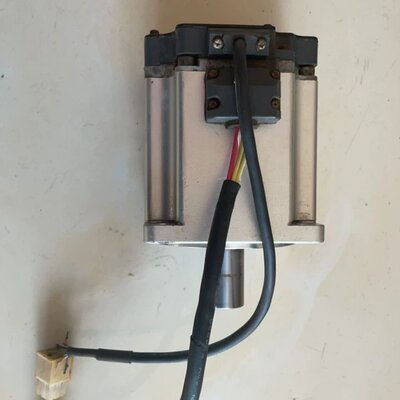 A6系列伺服电机  MHMF082L1U2M 750W