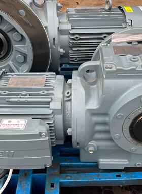 SEW减速机 SAF77 DRE90M4BE2HR 1.1K