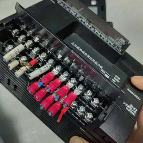 龙PLC CP1E-E30SDR-A 拆机 实物拍摄