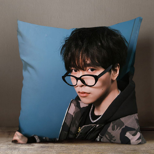 rapeter吴嘉轩新说唱周边同款抱