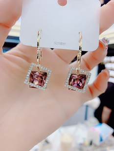 2025新款韩国气质网红爆款水晶方形吊坠耳环纯银短发圆脸耳饰耳坠