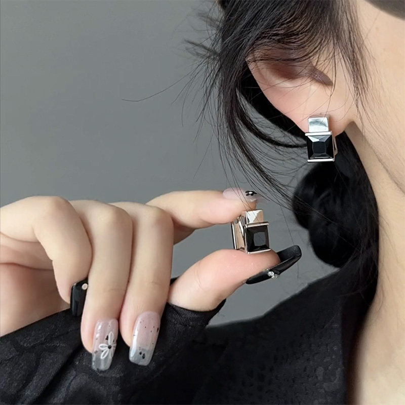 姿茉铜合金日韩女不过敏耳环