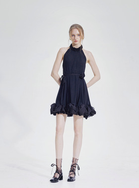 TAM TUAS【仲夏夜】黑色蕾丝拼接花卉挂脖吊带裙