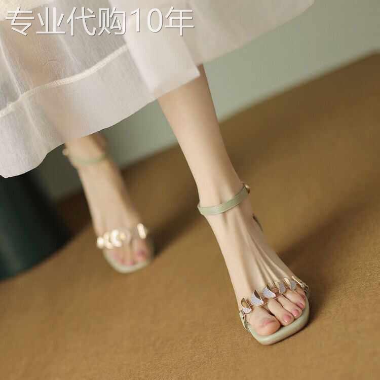 真皮露趾一字带凉鞋女2026新款夏季仙女风粗跟方头包根气质高跟鞋
