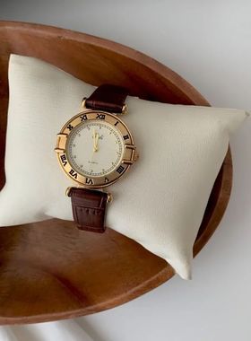 Women Quatz Watch Luxuy Roman Numeals Numbes Dial Clock