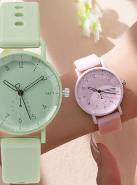 2025 New Women Watch Fashion Silicone Stap Quatz Watch