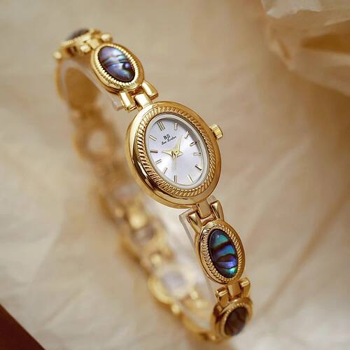 Elegant Women Bacelet Watches Unique Design Fashion Ladies