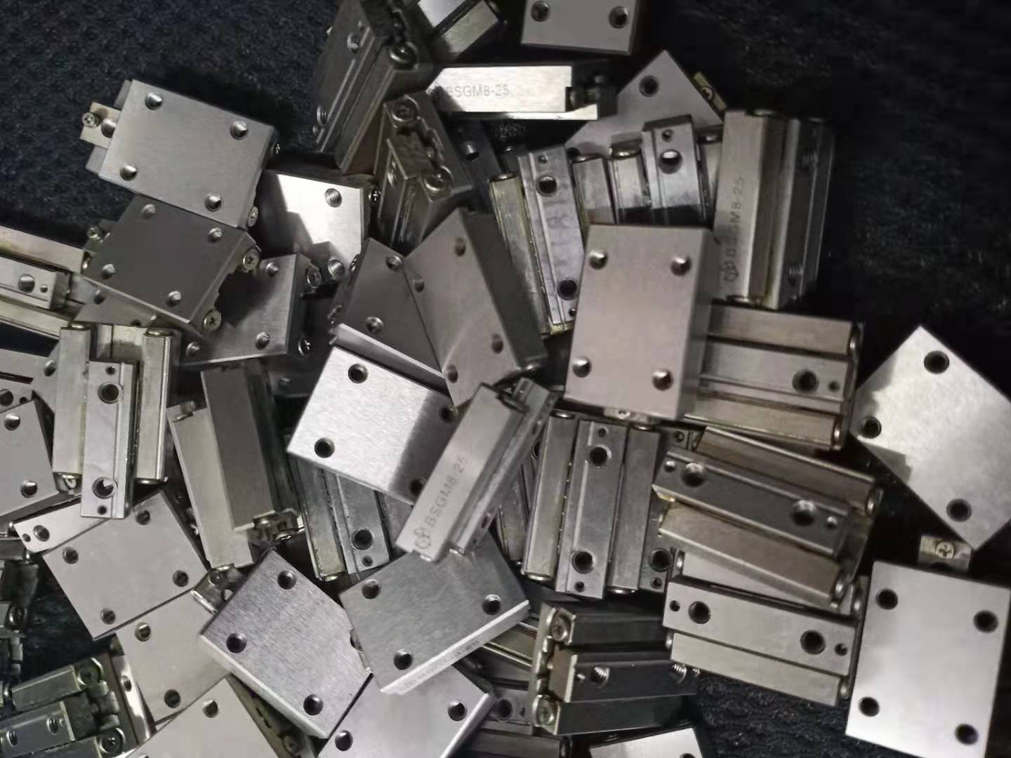 BSGM8-25 原装正品MISUMI 精密滑台滑块 BSGM6-25 成色新 现货