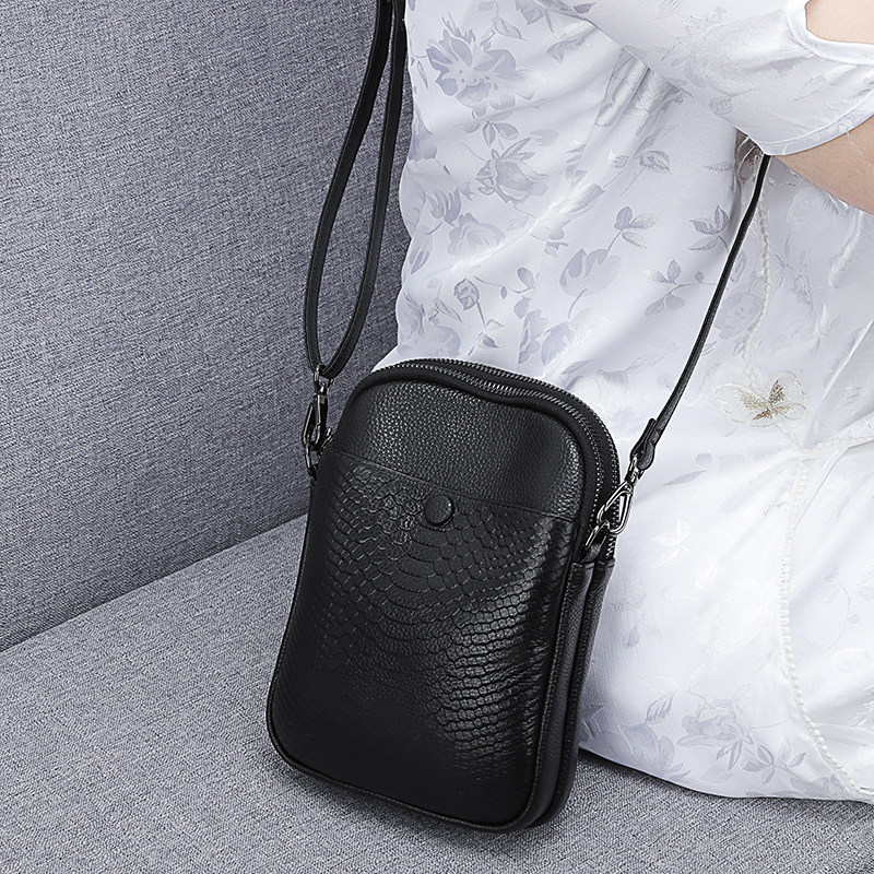 2026新款真皮蛇纹手机包女单肩斜挎包手机袋软皮挎包牛皮迷你小包