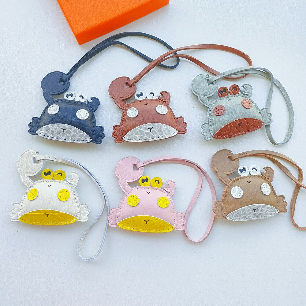 H家童趣系列卡通螃蟹包包挂件 真皮手工创意汽车钥匙扣绳吊饰挂饰