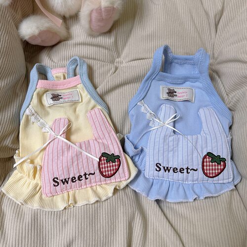 狗狗衣服新款吊带春夏草莓背包裙子猫咪比熊小型犬服装