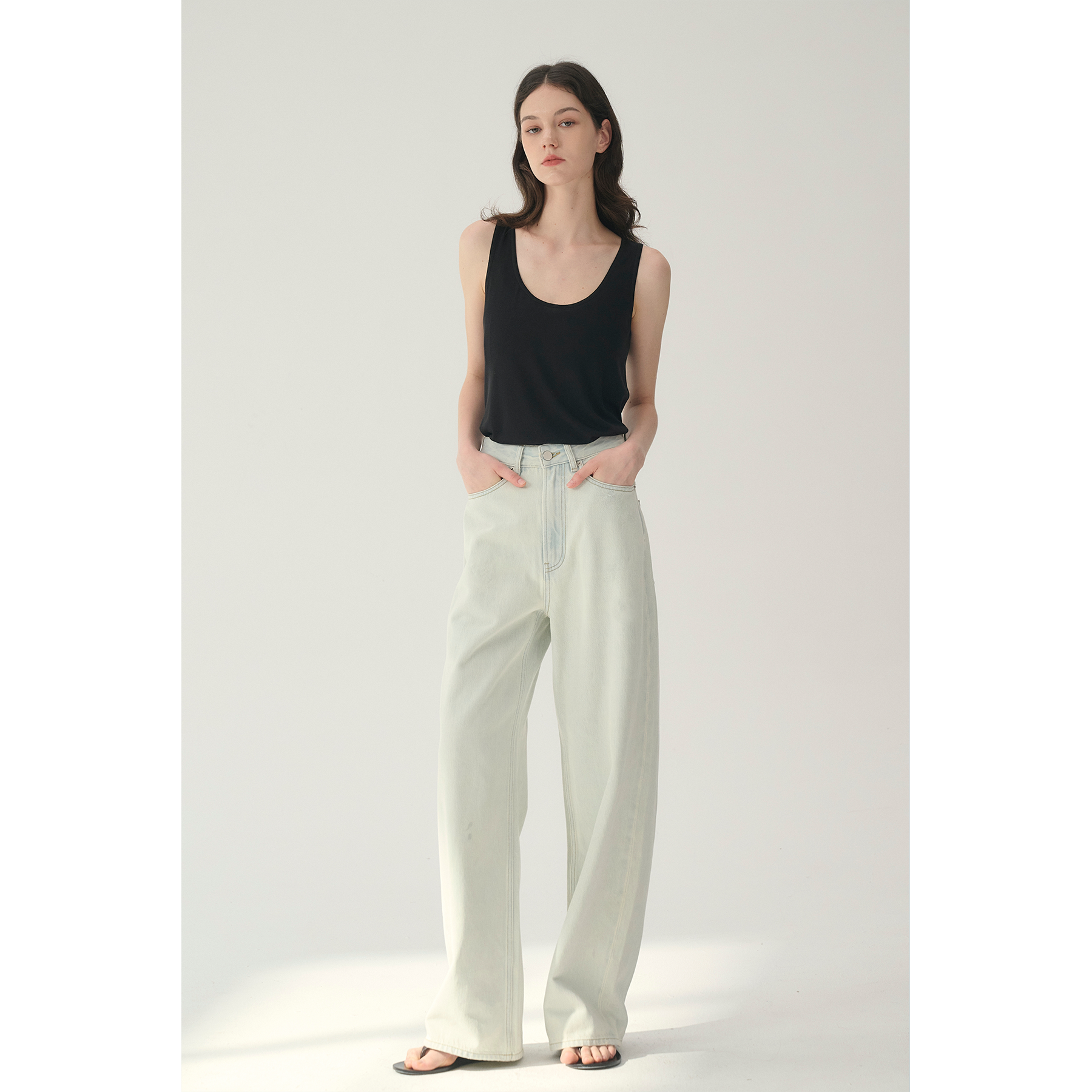 MAISON CECILE水洗夏日清凉浅灰蓝直筒牛仔裤