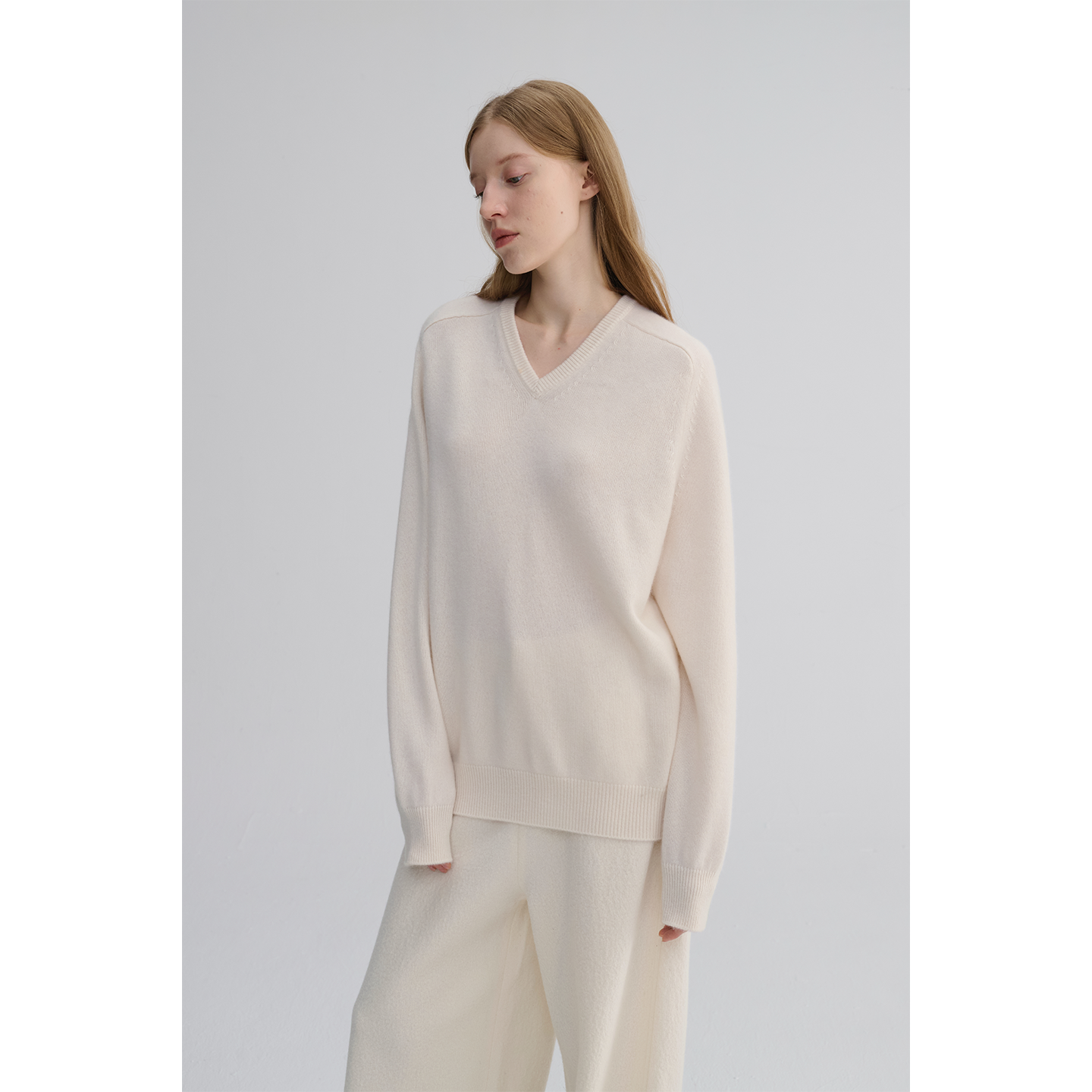 MAISON CECILE三色|高克重全羊绒V领宽松松弛感毛衣