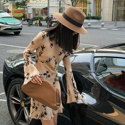 現货  花影圆领喇叭袖长袖连衣裙新中式国风复古短裙
