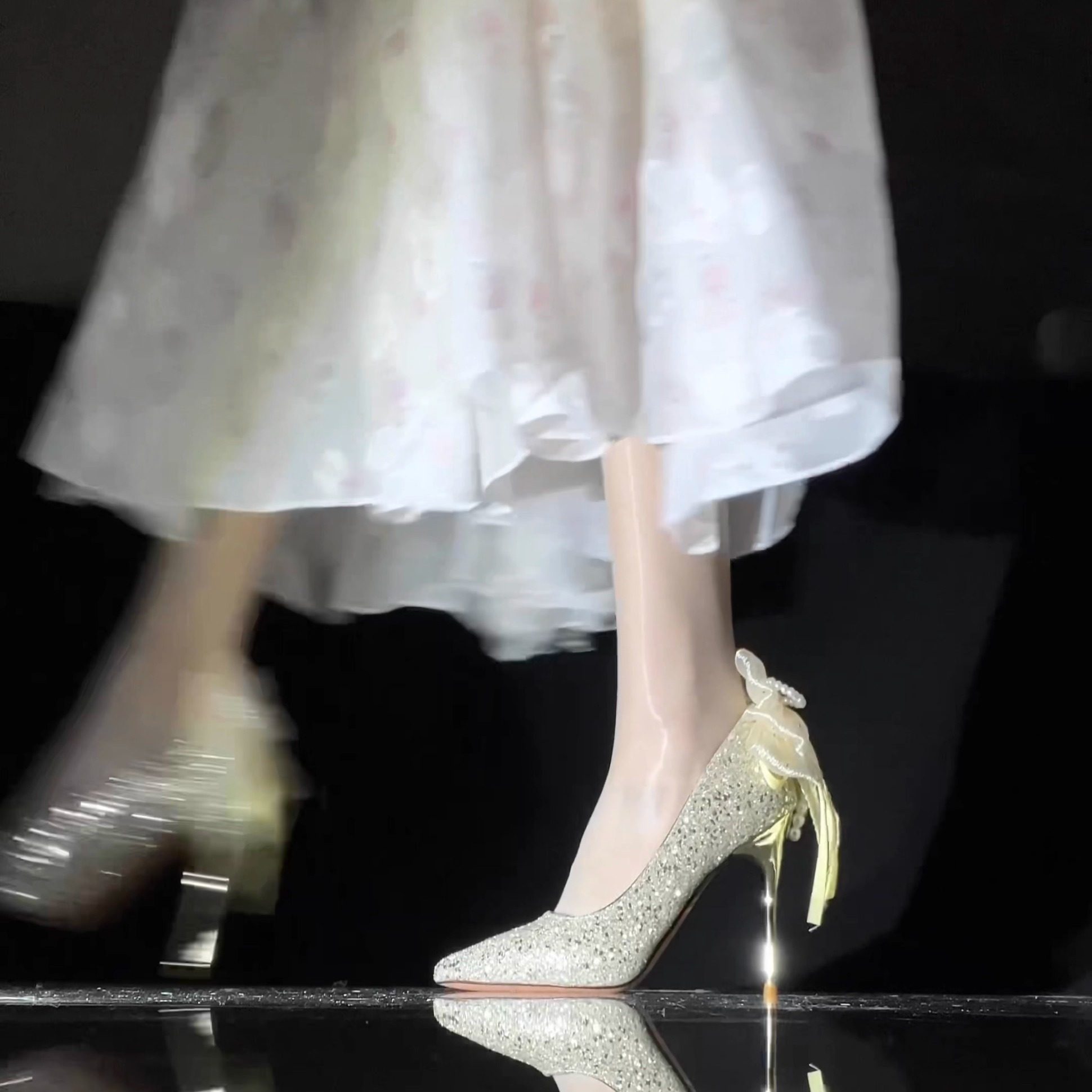 kaka水晶玫瑰婚鞋尖头细跟单鞋水晶高跟绝美百搭不累脚水钻蝴蝶结,女鞋,婚鞋,淘宝优惠券,粉丝福利购,淘宝优惠卷