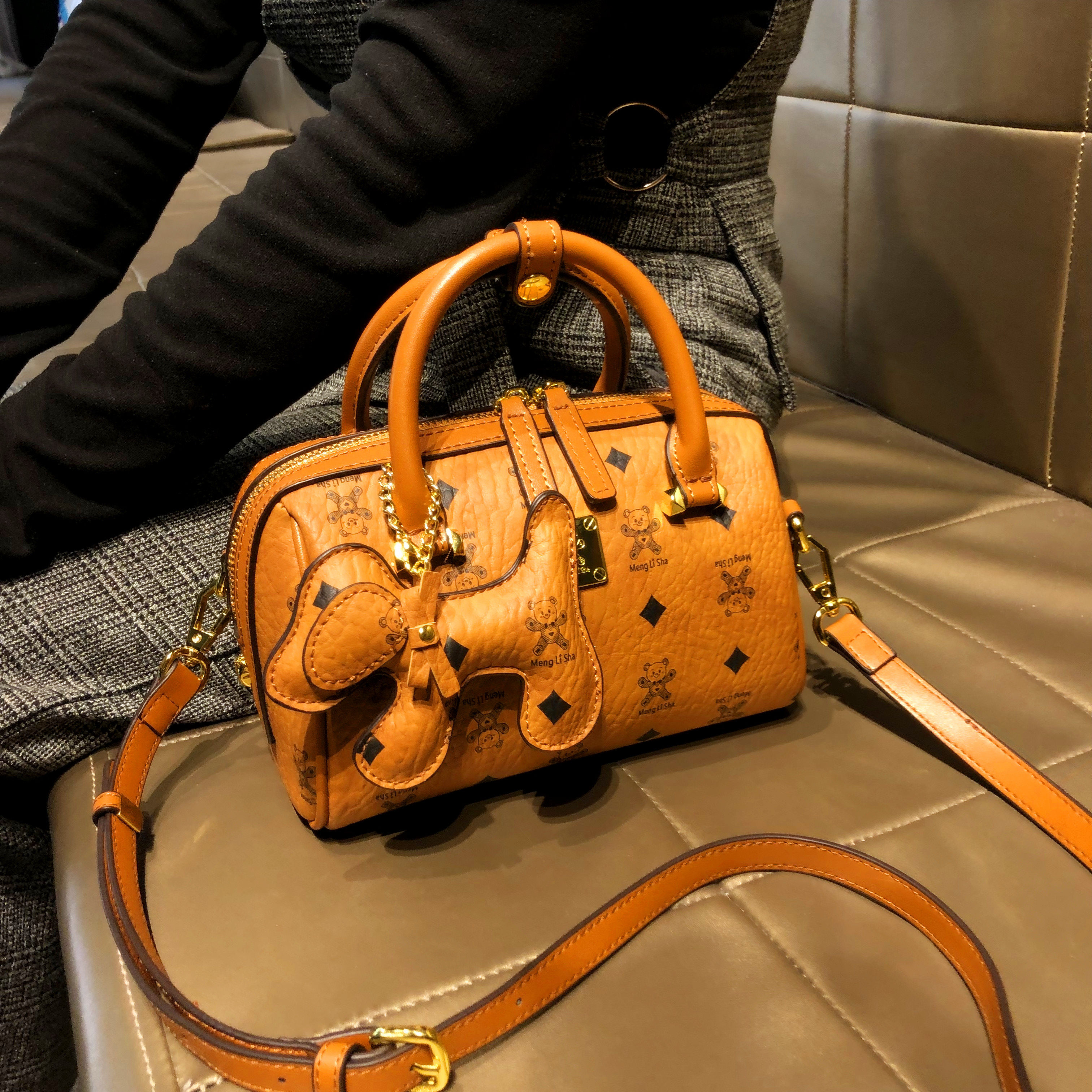 香港品牌包包女新款2026真皮高级斜挎包复古手提单肩枕头波士顿包,箱包皮具/热销女包/男包,波士顿包,淘宝优惠券,粉丝福利购,淘宝优惠卷