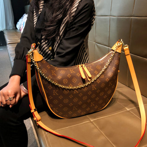 香港品牌复古时尚印花休闲月亮包