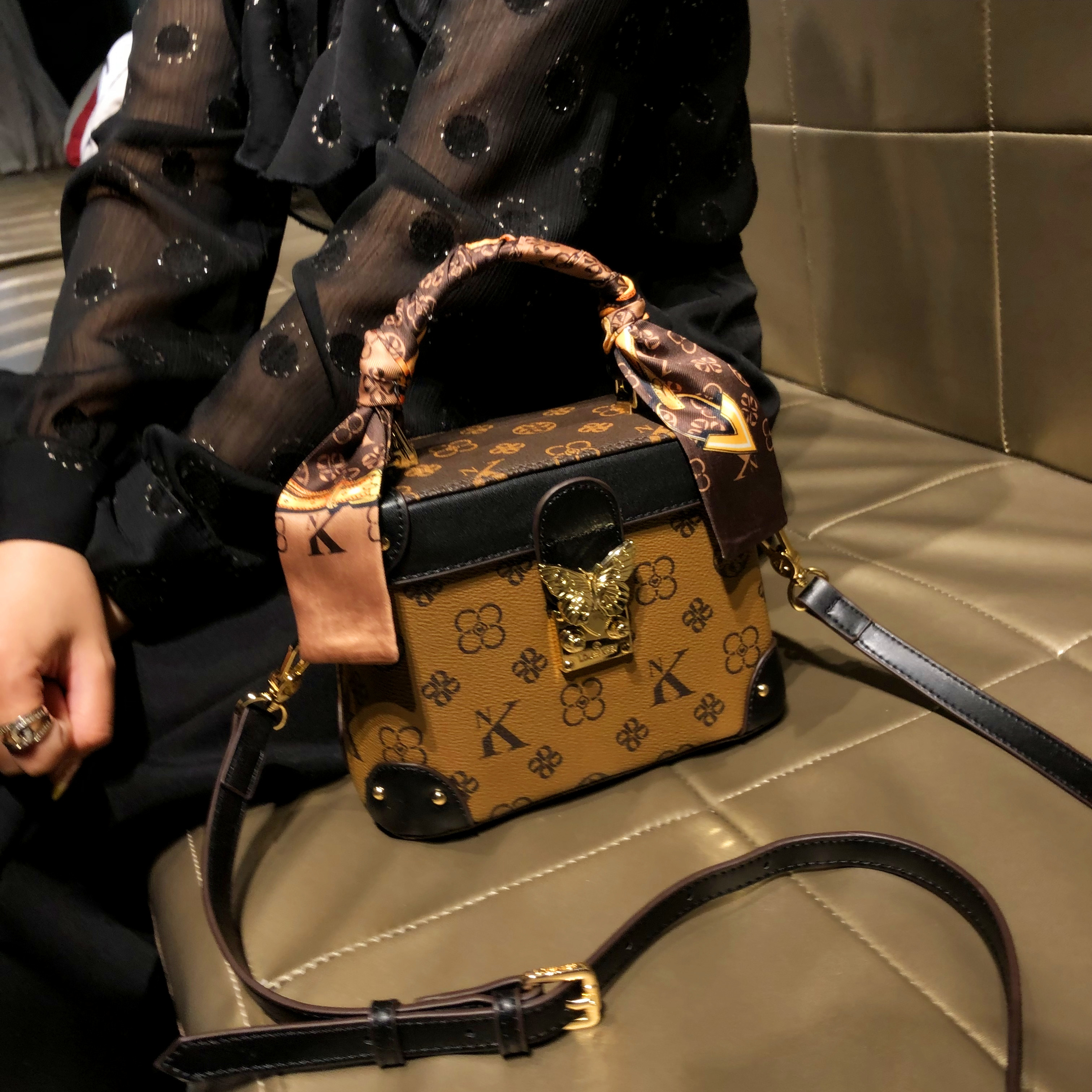 香港品牌复古时尚印花休闲盒子包