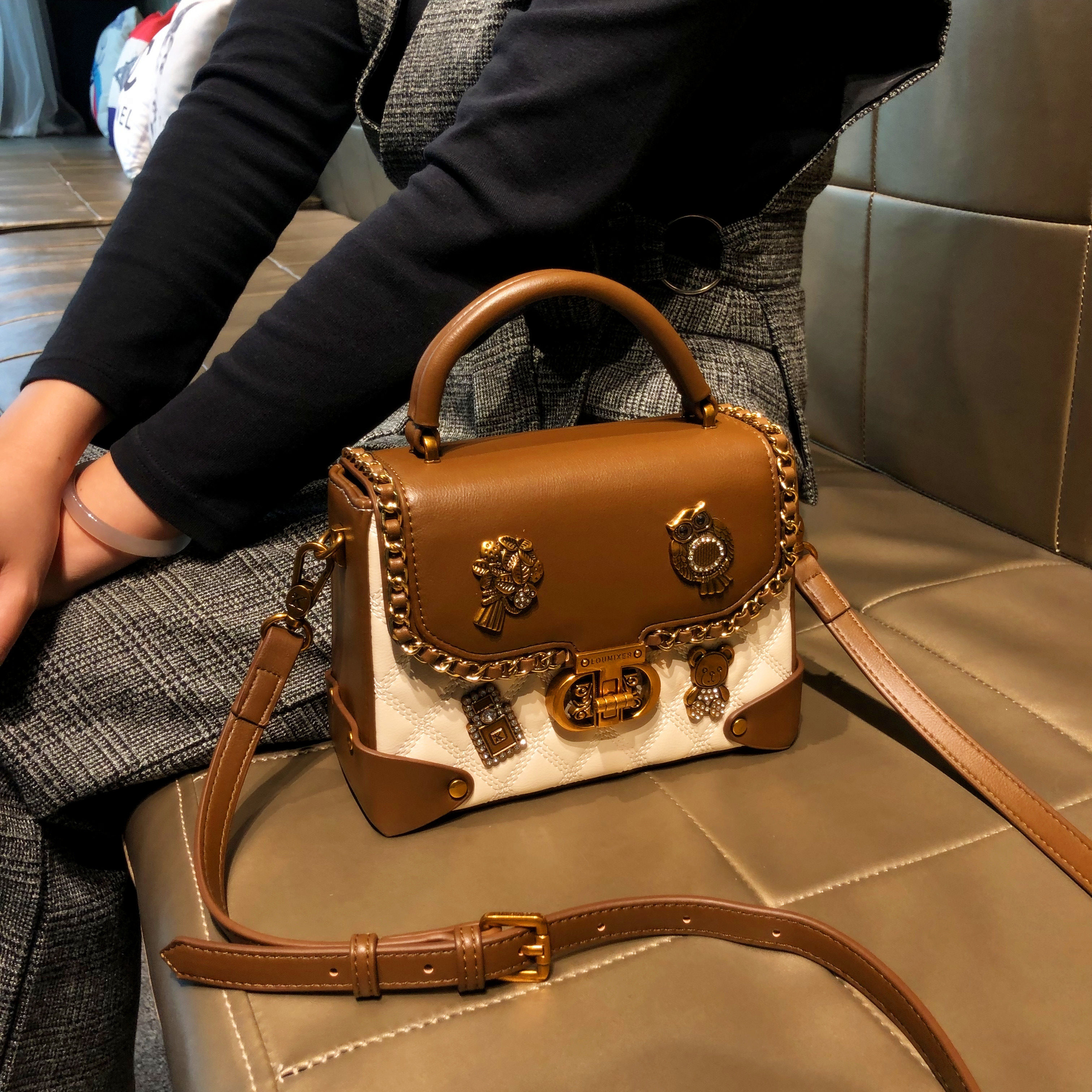 香港品牌包包女款2025新款秋冬高级感斜挎小方包真皮单肩手提小包,箱包皮具/热销女包/男包,小方包,淘宝优惠券,粉丝福利购,淘宝优惠卷