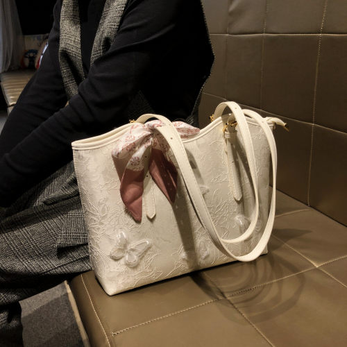 香港品牌白色大容量洋气托特女包