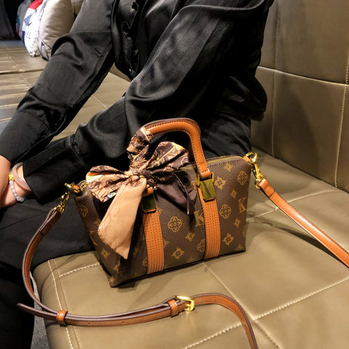 香港品牌复古时尚印花气质饺子包