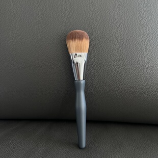 疯狂推荐！厚扁圆粉底刷腮红膏刷腮红液刷 非常柔软又紧实的那种