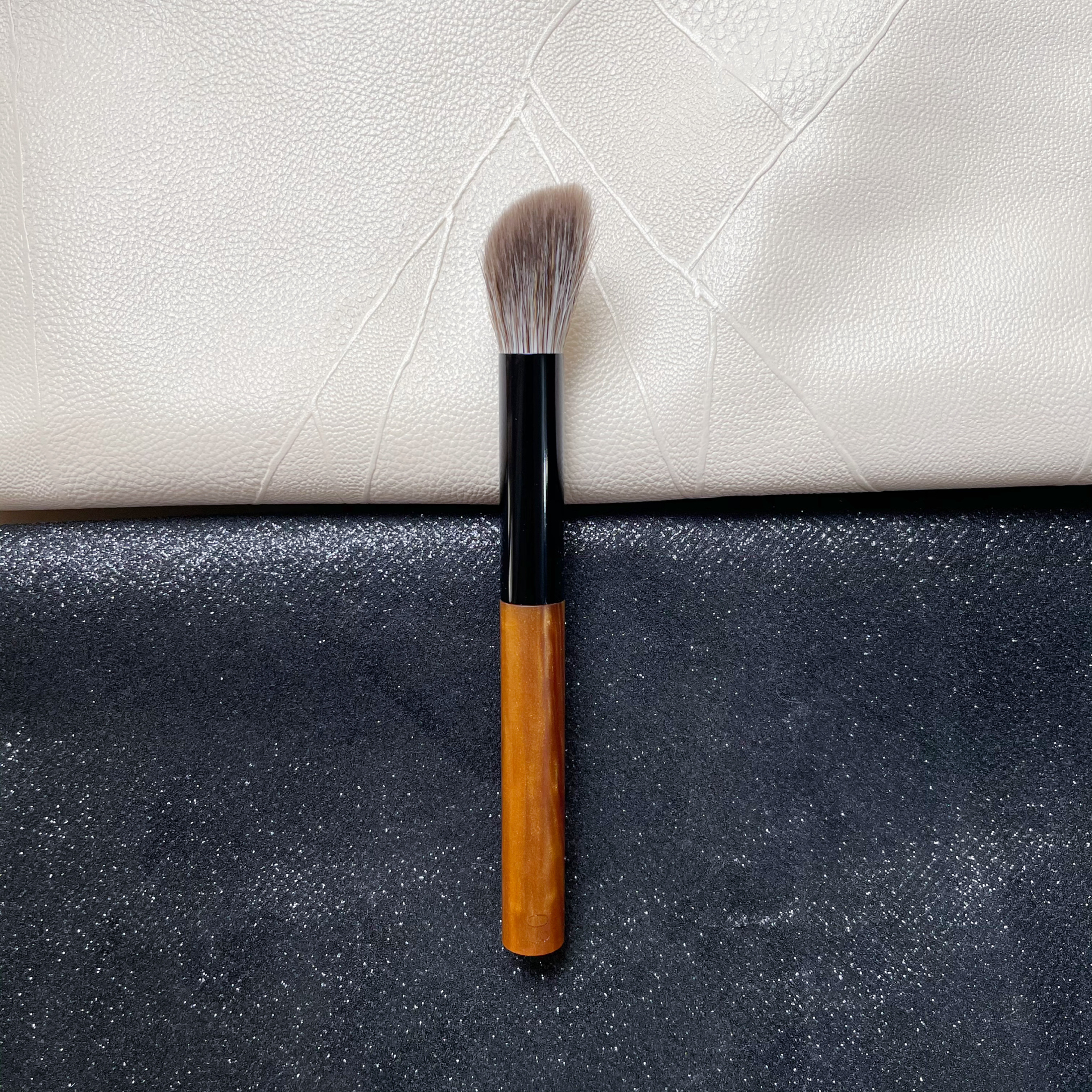 有点暖 3号坡型腮红刷高光刷 你们说的毛房刷D92