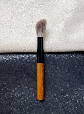 有点暖 3号坡型腮红刷高光刷 你们说的毛房刷D92