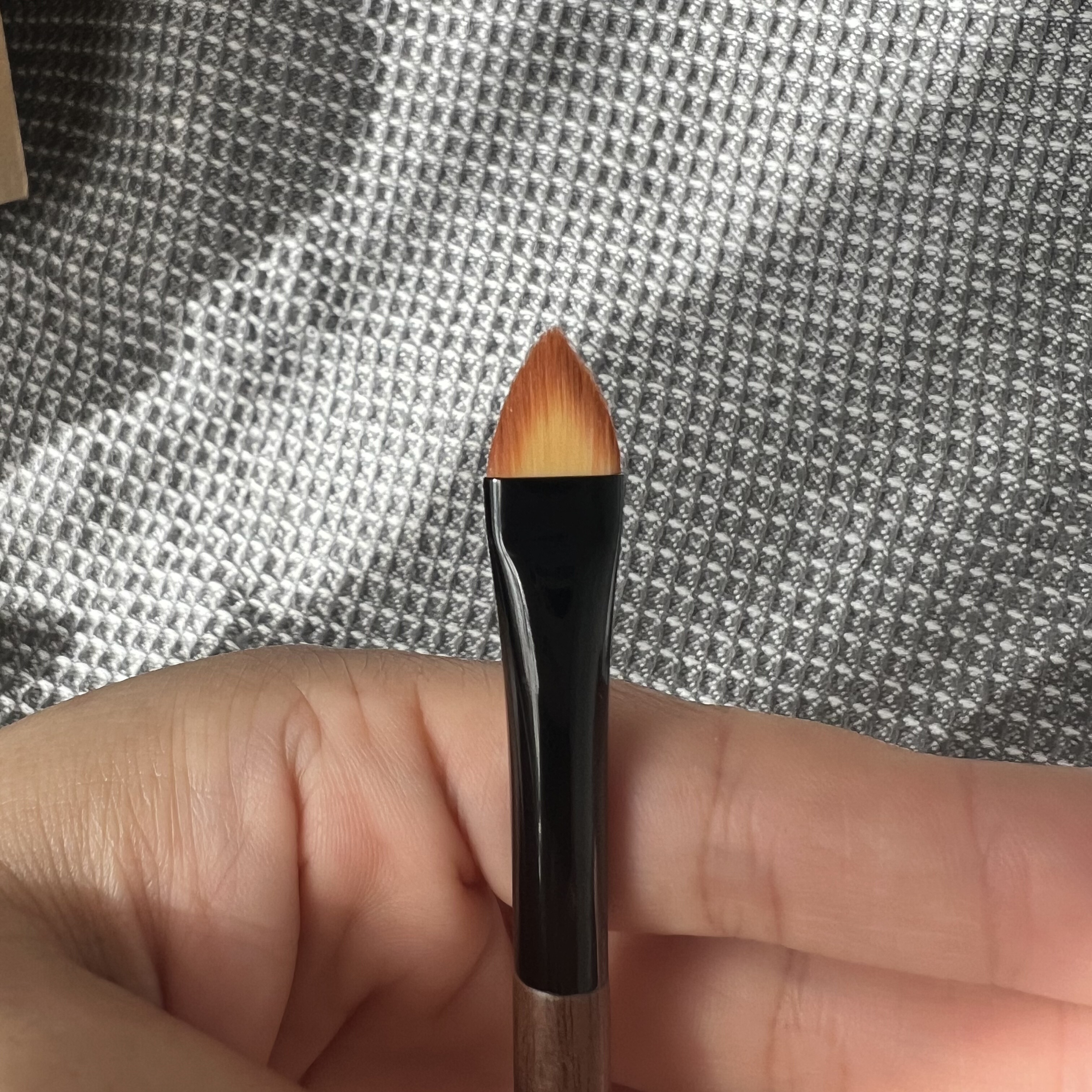 扁三角刷型巨好巨薄遮瑕刷黑眼圈泪沟法令纹高光刷铺粉底液刷d18,彩妆/香水/美妆工具,化妆刷,淘宝优惠券,粉丝福利购,淘宝优惠卷