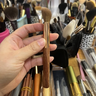 柔软又好上妆 F01 一定一定要入 刷粉底液很绝 羊毛 坡型多用刷