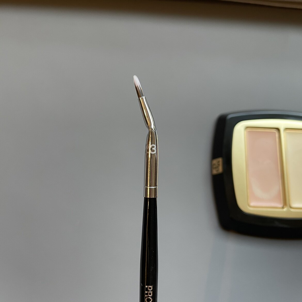 折角尖头泪沟法令纹提亮刷精准提亮遮盖法令纹精细遮瑕刷pro23