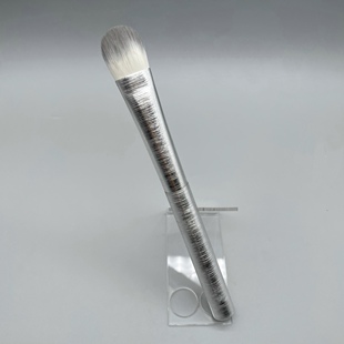 亏本价金属拉丝杆舌型粉底刷妆前乳防晒霜化妆刷扁平软毛刷D36