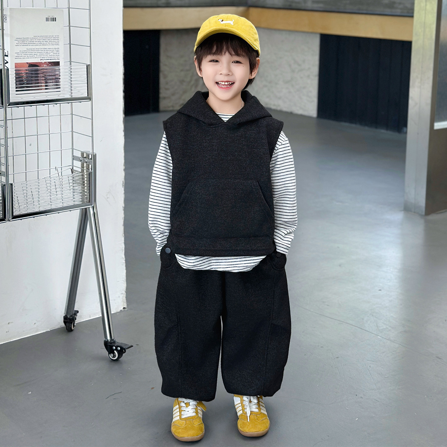 童装男童套装2026新款帅气小少爷连帽马甲三件套儿童韩版条纹长袖