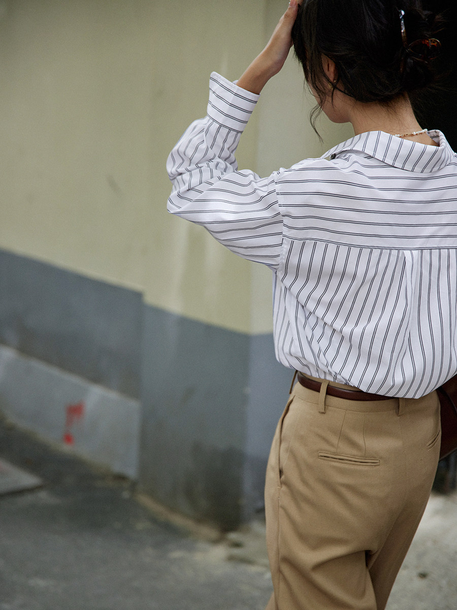 The beautiful emperor French lazy style black and white striped long-sleeved shirt women's summer new loose all-match shirt