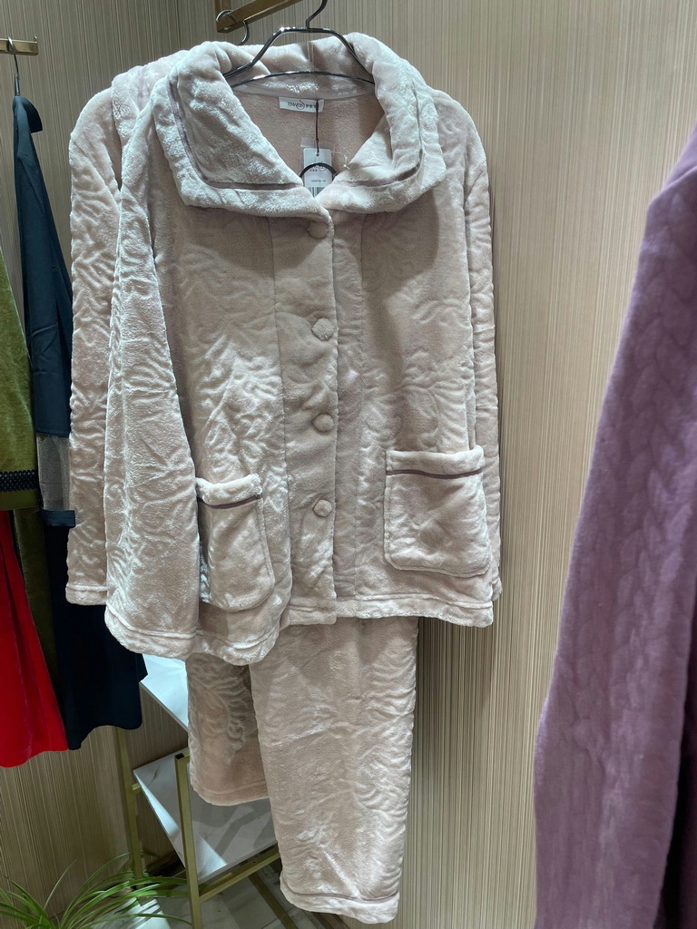 伊维斯2021秋冬新款女家居服珊瑚绒纯色两件套睡衣起居服10320754